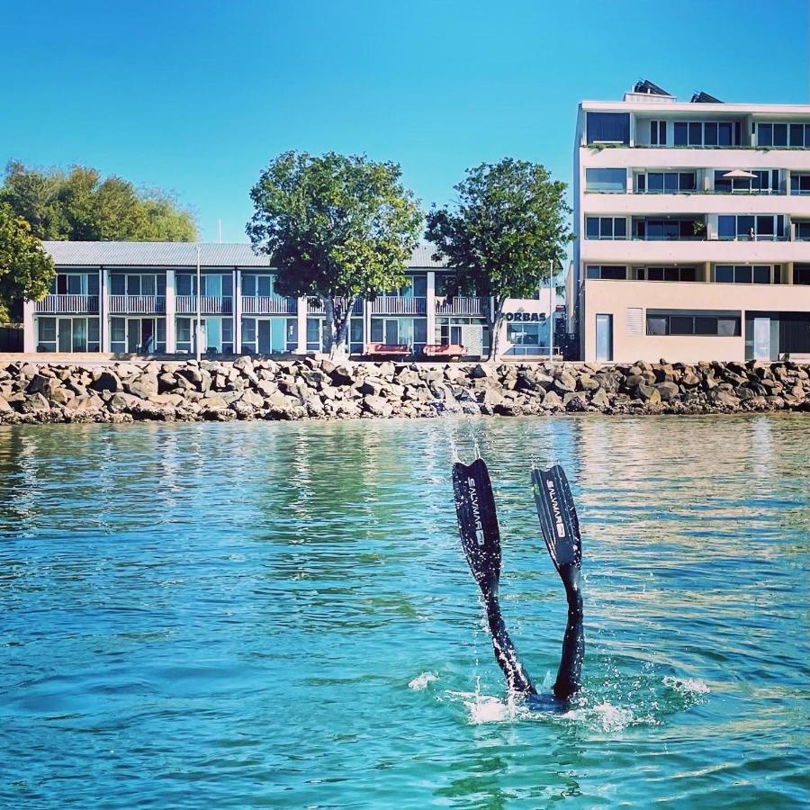 Zorba Waterfront Motel Batemans Bay Exterior foto