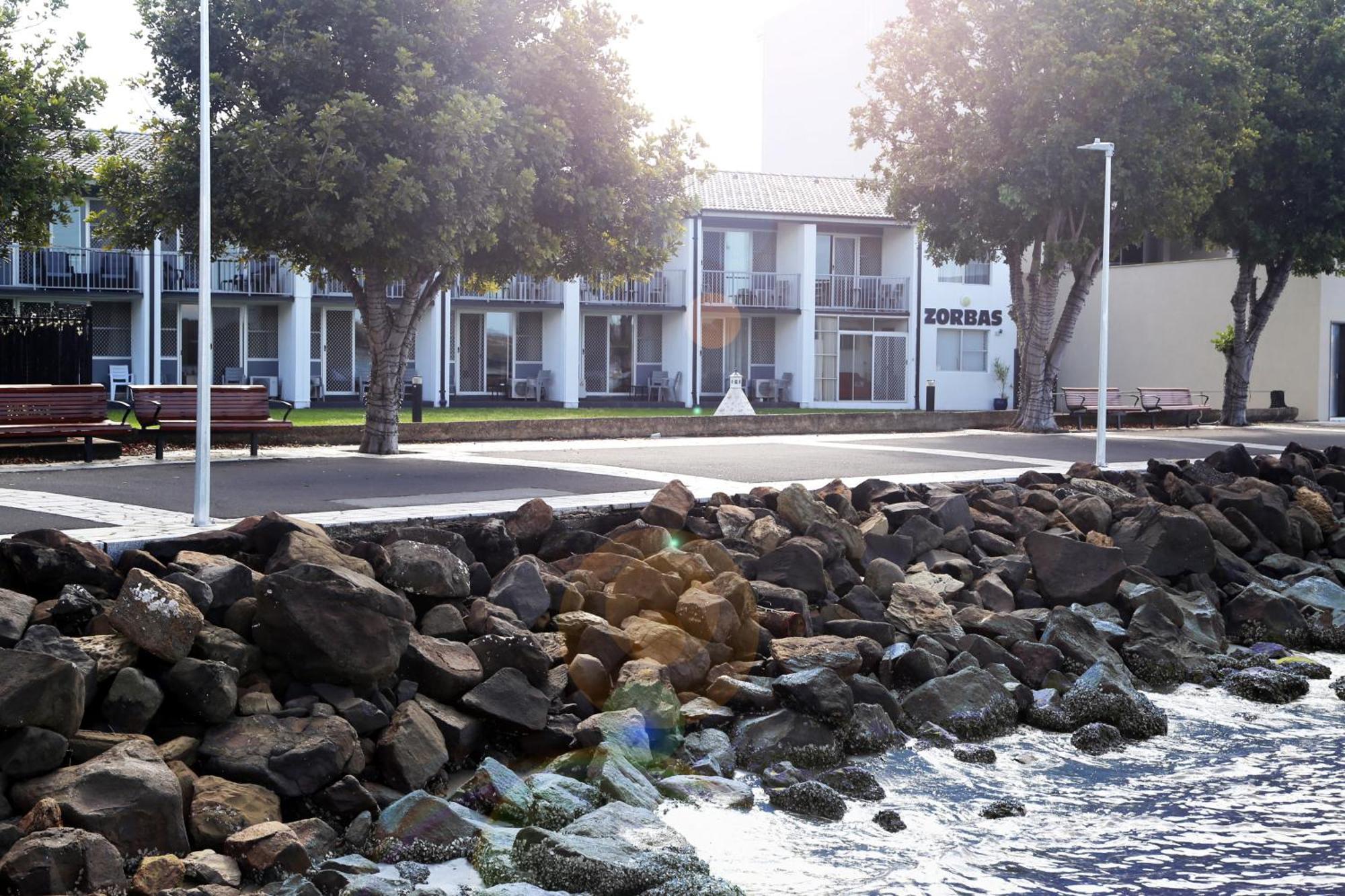 Zorba Waterfront Motel Batemans Bay Exterior foto